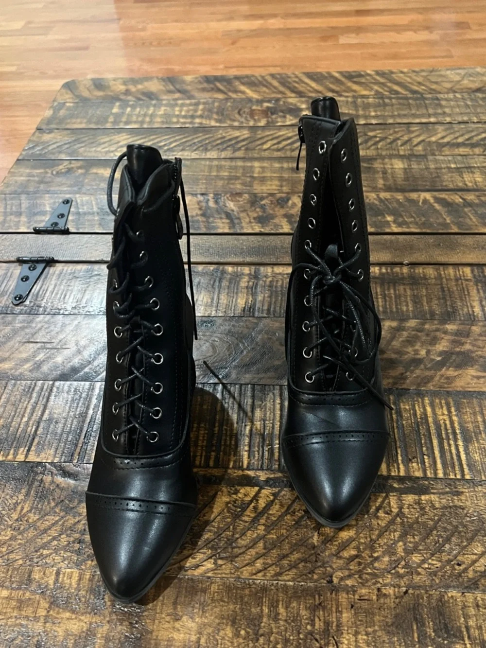 Victorian retro  Black Lace-Up Ankle Boots - Women - Picture 3 of 5